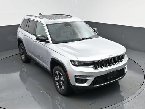 Used 2023 Jeep Grand Cherokee 4WD 4xe image 22