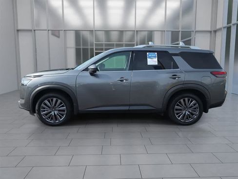 Used 2023 Nissan Pathfinder SL w/ SL Premium Package AWD/4WD image 6
