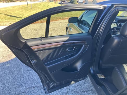 Used 2017 Ford Taurus Limited image 20