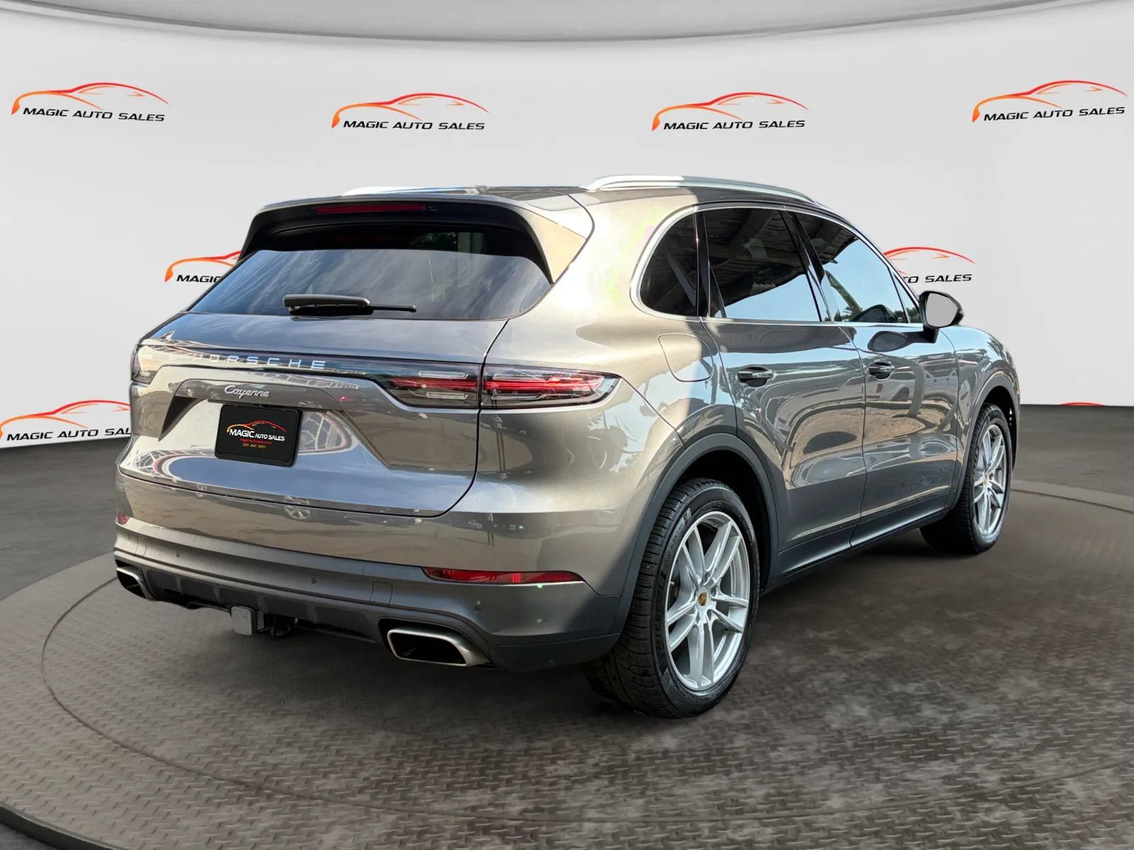 Used 2019 Porsche Cayenne AWD/4WD image 10