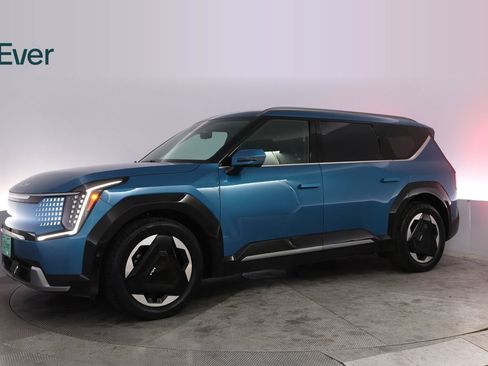 Used 2024 Kia EV9 Land AWD/4WD image 18