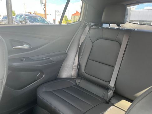 Used 2025 Buick Envista Sport Touring image 38