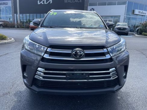 Used 2019 Toyota Highlander Limited Platinum AWD/4WD image 2