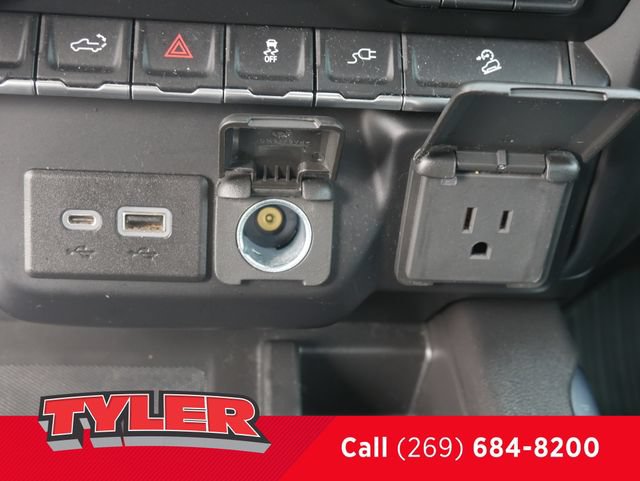 Used 2022 Chevrolet Silverado 1500 LTZ w/ LTZ Premium Package AWD/4WD image 31