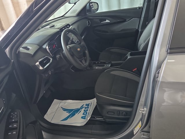 Used 2023 Chevrolet TrailBlazer LT FWD image 4