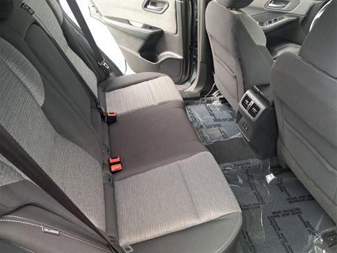 Used 2021 Nissan Rogue SV image 11