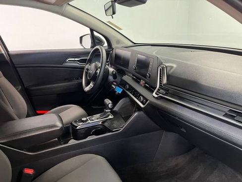 Used 2024 Kia Sportage LX FWD image 11