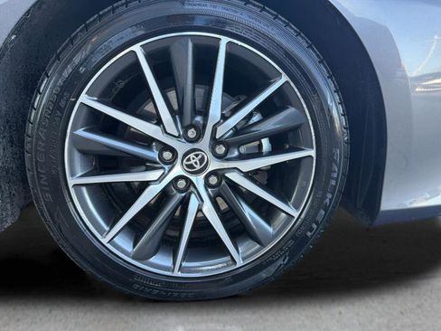 Used 2021 Toyota Camry XLE w/ Navigation Upgrade Package image 12