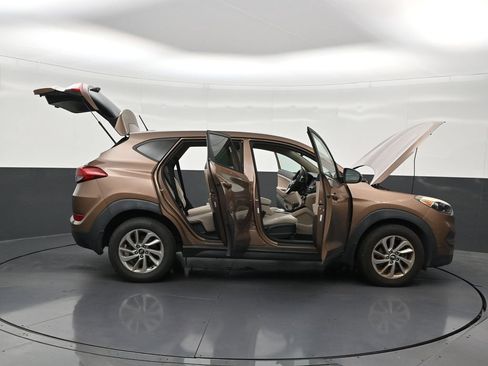 Used 2017 Hyundai Tucson SE FWD image 32