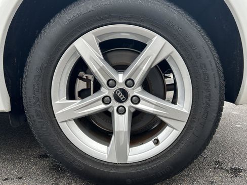 Used 2021 Audi Q5 Premium w/ Convenience Package image 12