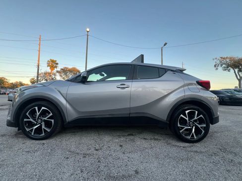 Used 2018 Toyota C-HR XLE image 4