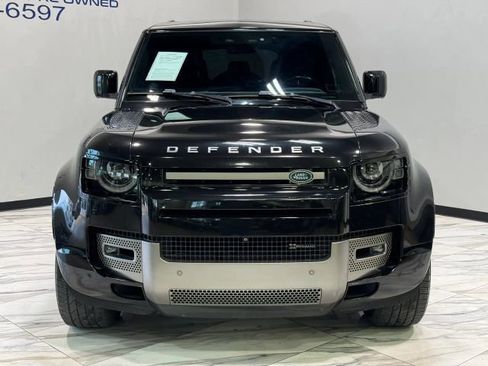 Used 2022 Land Rover Defender 110 X-Dynamic SE image 3