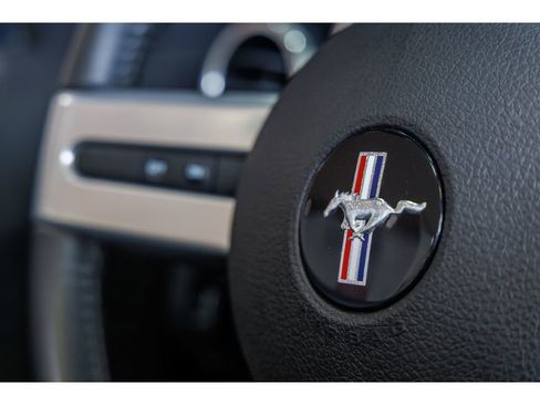 Used 2005 Ford Mustang GT RWD image 30