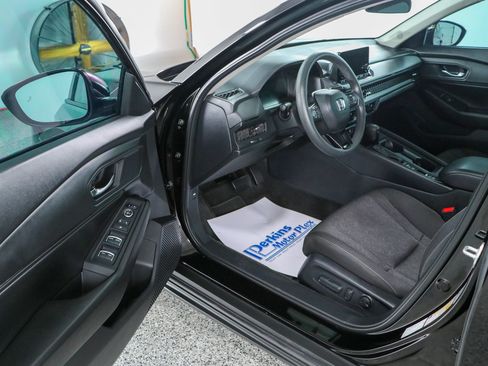 Used 2023 Honda Accord EX image 3