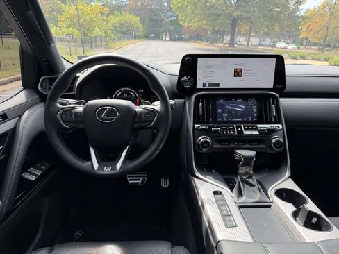 Used 2024 Lexus LX 600 F Sport image 8