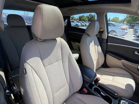 Used 2013 Hyundai Elantra GT w/ Tech Pkg FWD image 17