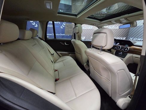 Used 2015 Mercedes-Benz GLK 350 2WD image 26