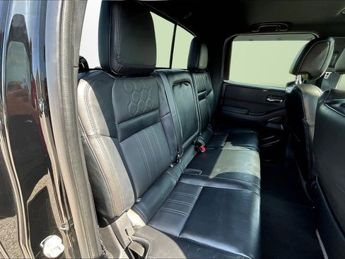Used 2022 Nissan Frontier PRO-4X image 17