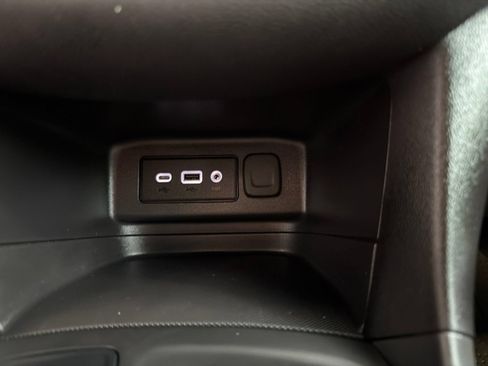 Used 2024 Chevrolet Equinox RS w/ LPO, Floor Liner Package FWD image 24