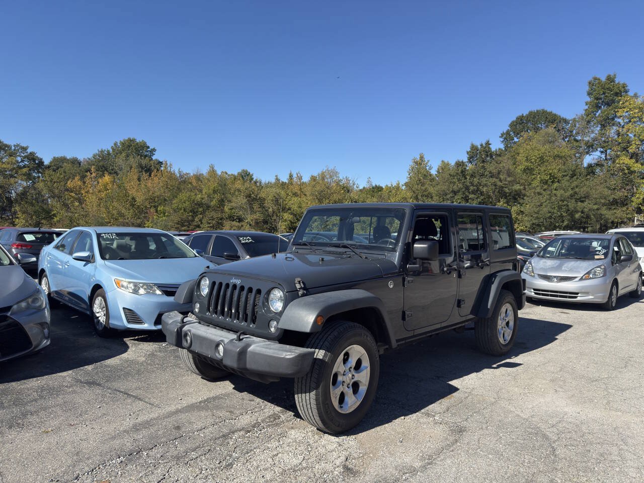 Used 2016 Jeep Wrangler Unlimited Sport w/ Max Tow Package AWD/4WD image 2