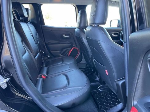 Used 2016 Jeep Renegade Trailhawk w/ Premium Trailhawk Package image 20