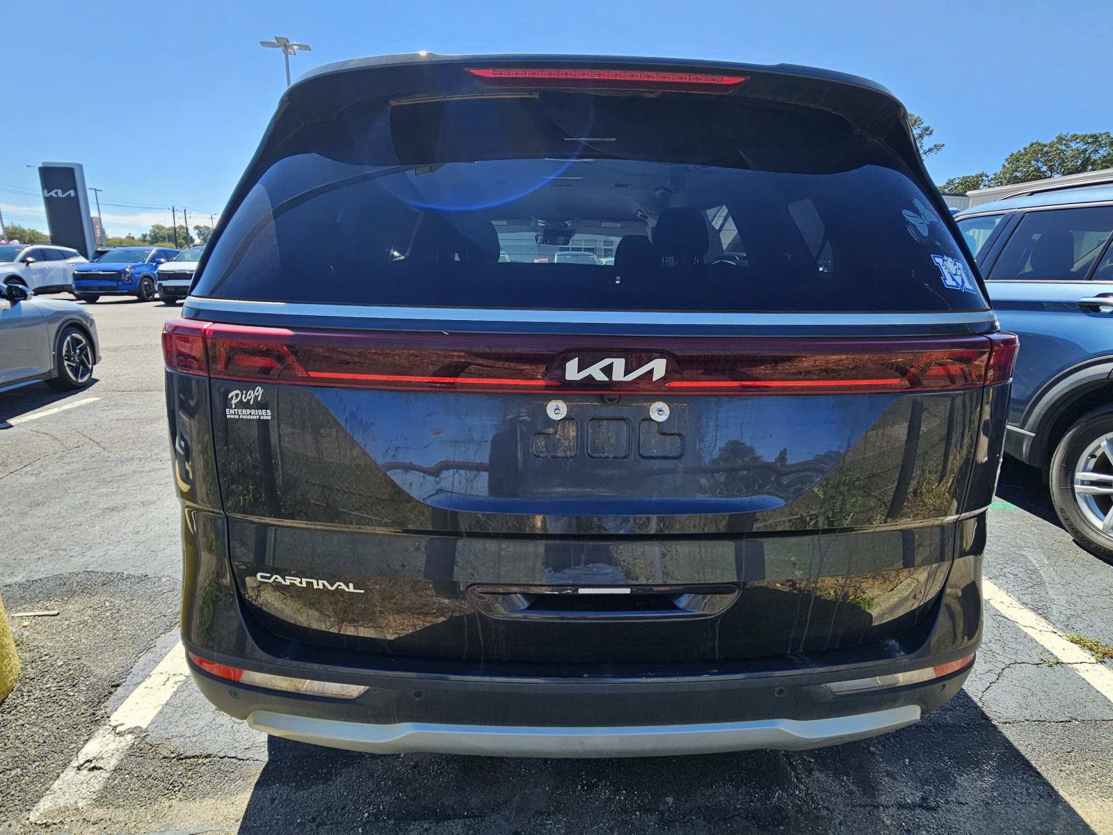 Used 2024 Kia Carnival LX FWD image 11