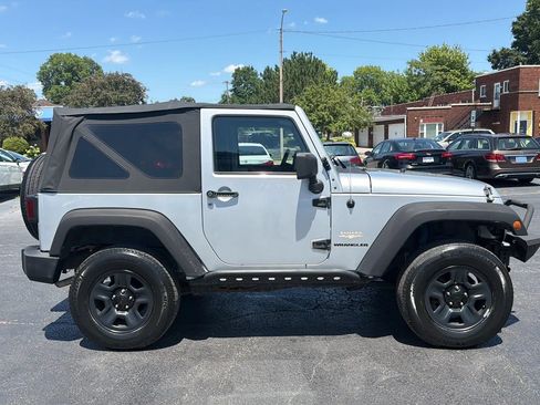 Used 2007 Jeep Wrangler Sahara w/ PWR Convenience Group AWD/4WD image 4
