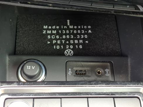 Used 2017 Volkswagen Jetta SEL FWD image 13
