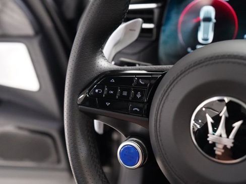 New 2025 Maserati Grecale GT image 18