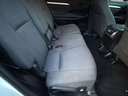 Used 2019 Toyota Highlander LE image 22
