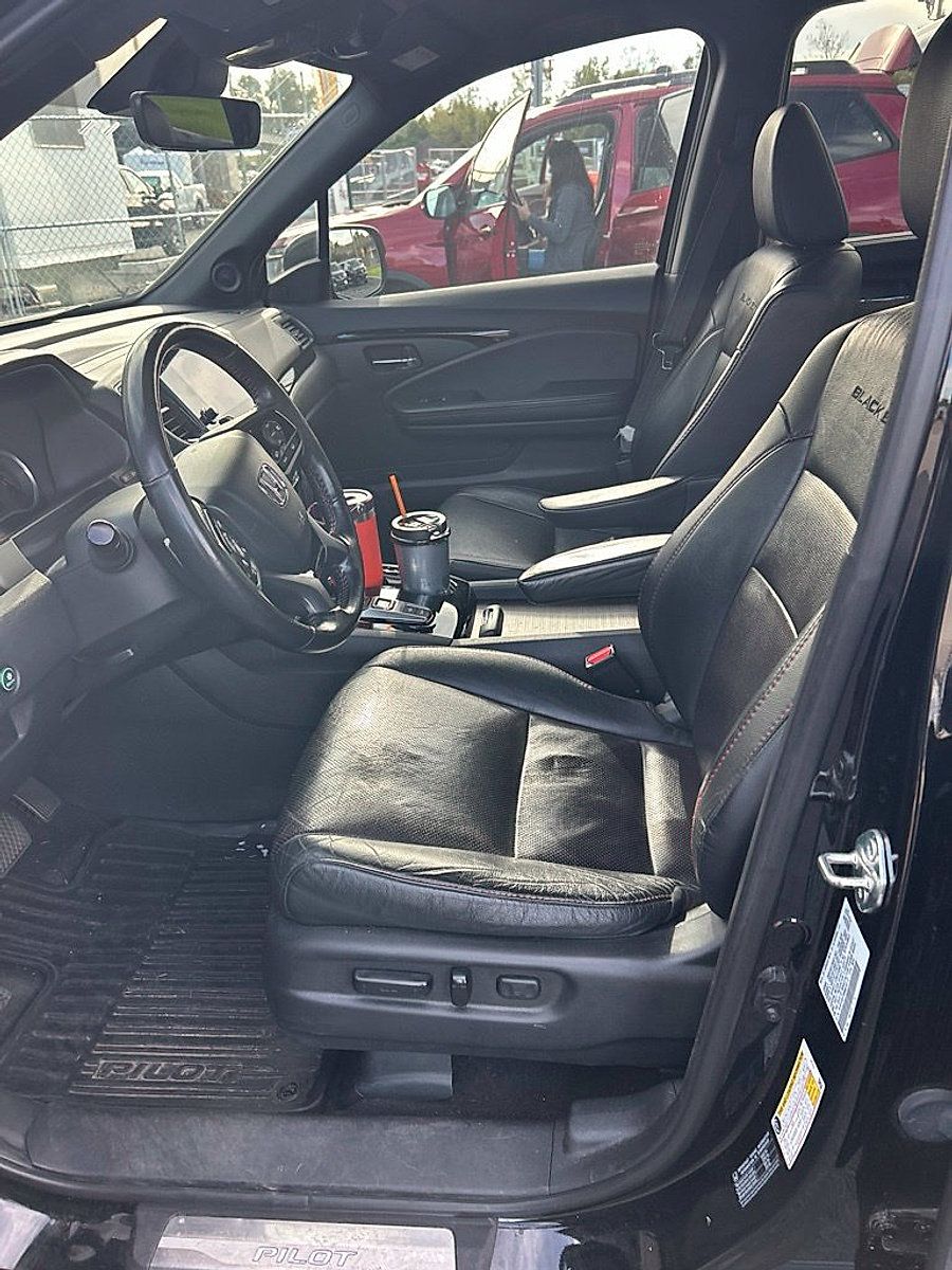 Used 2021 Honda Pilot Black Edition image 6