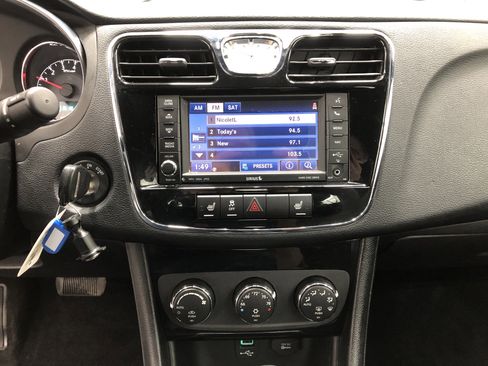 Used 2013 Chrysler 200 S image 23