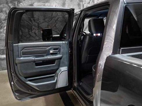 New 2025 RAM 2500 Laramie AWD/4WD image 11