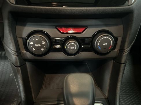 Used 2017 Subaru Impreza 2.0i Premium image 21