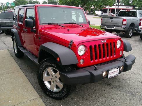 Used 2014 Jeep Wrangler Unlimited Sport w/ Quick Order Package 24S AWD/4WD image 4