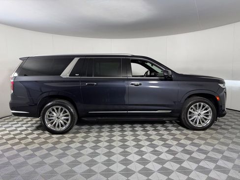 Used 2022 Cadillac Escalade ESV Premium Luxury w/ LPO, Floor Liner Package AWD/4WD image 4