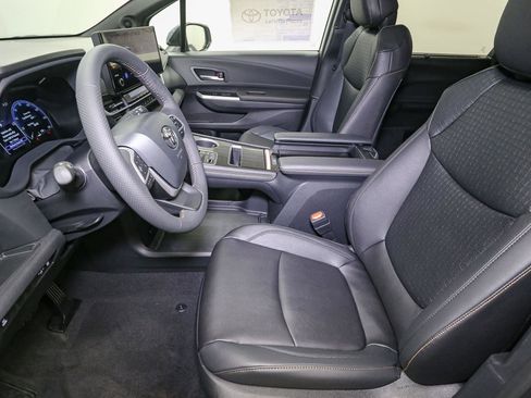 New 2026 Toyota Sienna XLE Woodland Edition AWD/4WD image 25