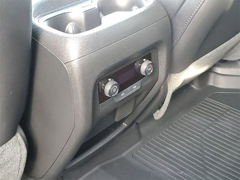 Used 2025 Chevrolet Traverse Z71 w/ Driver Confidence Package image 22