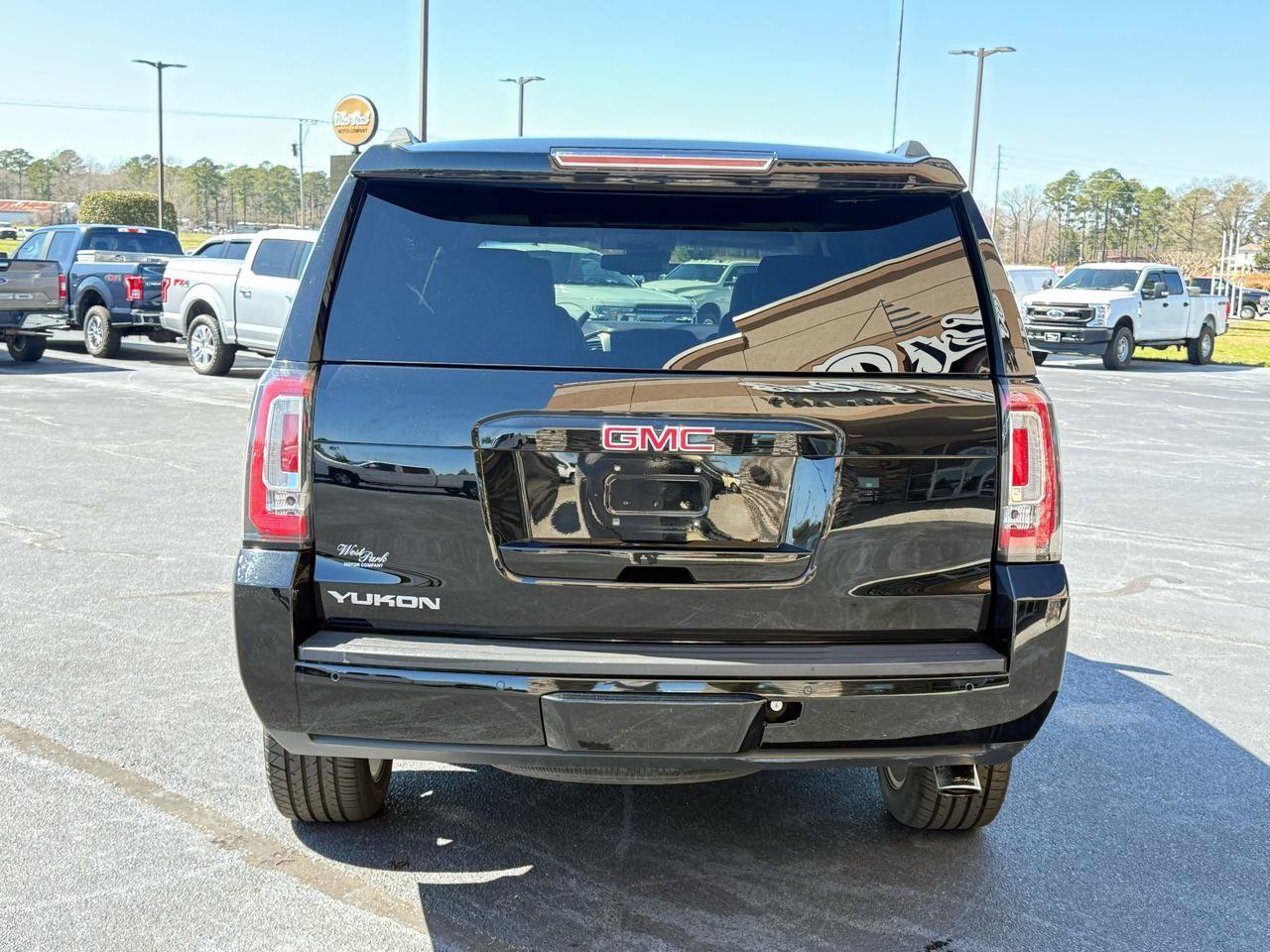 Used 2019 GMC Yukon SLT w/ Premium Edition AWD/4WD image 4