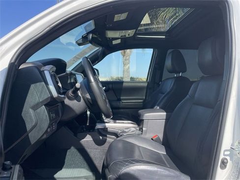 Used 2022 Toyota Tacoma Limited image 19