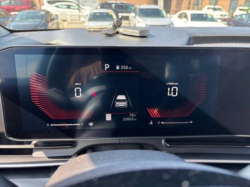 Used 2026 Kia Carnival FWD image 39