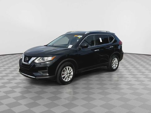 Used 2018 Nissan Rogue SV image 4