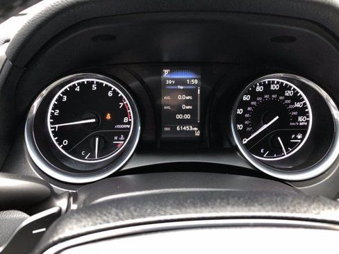 Certified 2019 Toyota Camry SE image 18