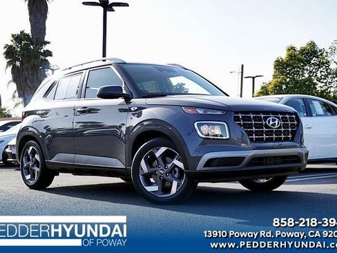 Certified 2025 Hyundai Venue SEL FWD image 1