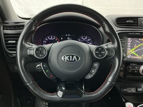 Used 2018 Kia Soul ! w/ Tech Package FWD image 31