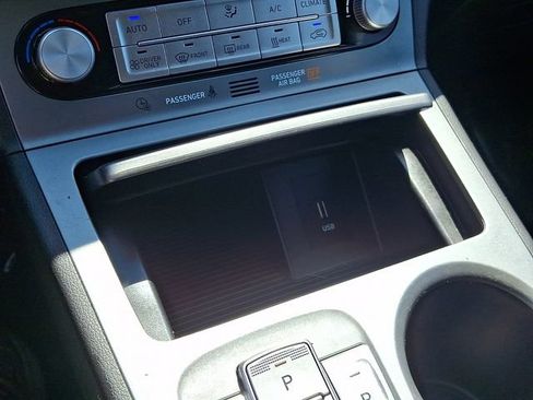 Used 2023 Hyundai Kona SE FWD image 29