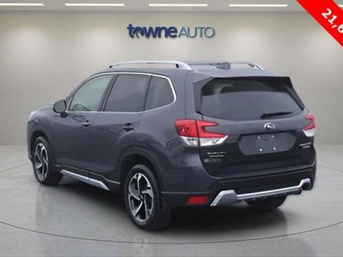 Used 2023 Subaru Forester Touring image 3