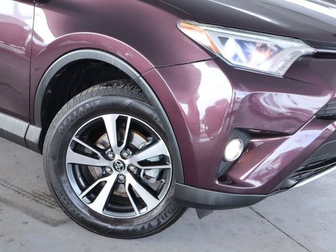 Used 2018 Toyota RAV4 XLE FWD image 4