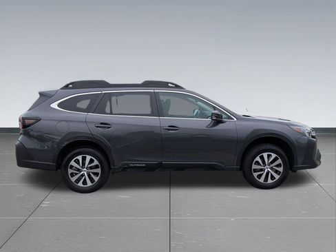Used 2024 Subaru Outback Premium AWD/4WD image 7