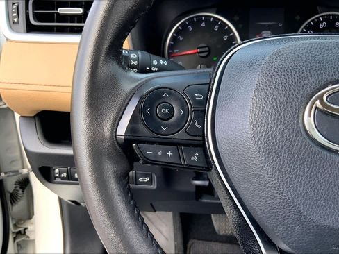 Used 2022 Toyota RAV4 XLE Premium FWD image 23